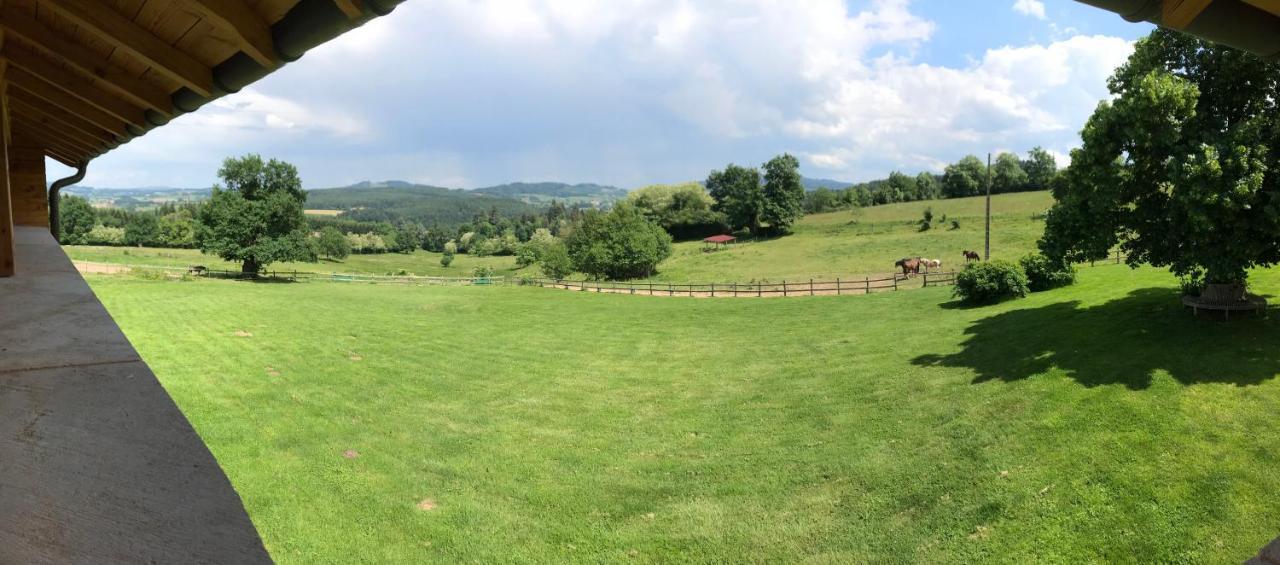 Les Perruchons Ancienne Grange Renovee Avec Soin Villa Ozolles Buitenkant foto